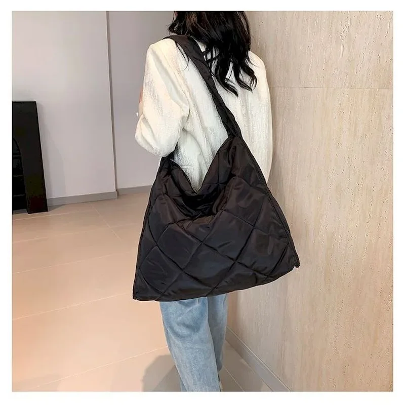 

Сумки через плечо, повседневные многоразовые портативные сложенные стеганые осенне-зимние однотонные сумки, персональные вместительные дорожные сумки-облака