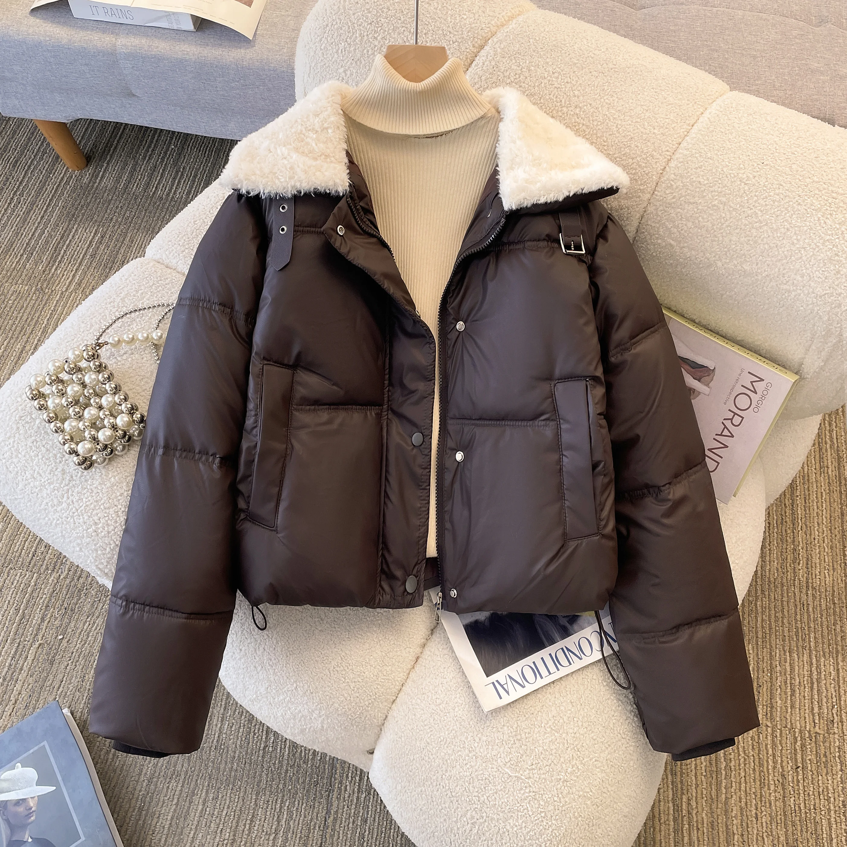 

Стеганая куртка женская зимняя новая корейская стильная повседневная теплая куртка с длинными рукавами на молнии плюшевая одежда с лацканами на котоне