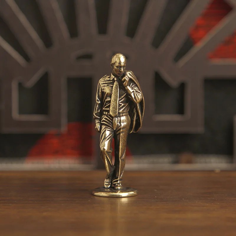 1/2Pcs brass suit male domineering president home decoration desktop small ornament
