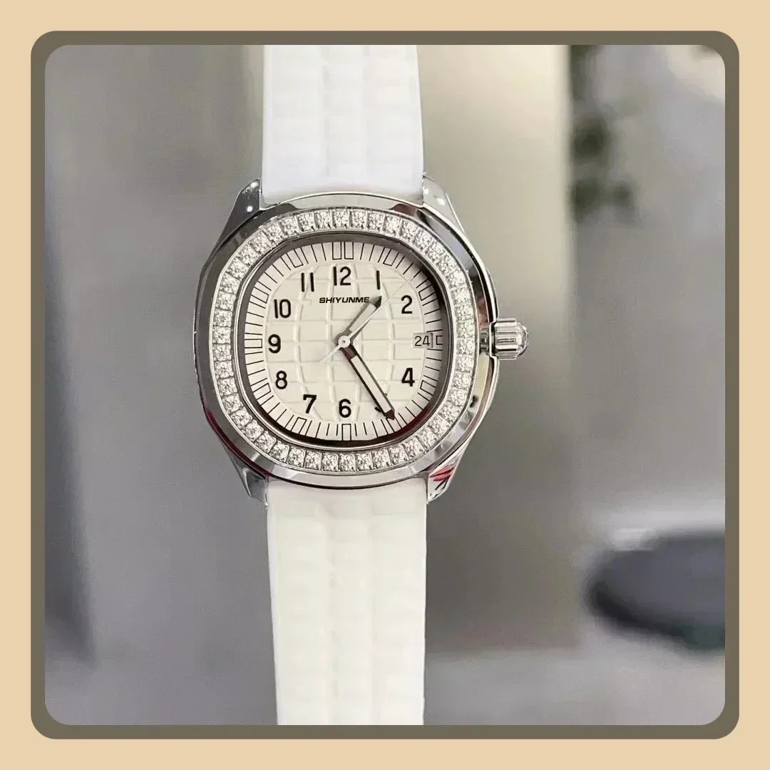 A333 متجر الماس التقويم السيدات كوارتز ساعة عادية الفولاذ المقاوم للصدأ الاتصال الهاتفي وظيفة كاملة حزام مطاطي بالتوقيت العالمي