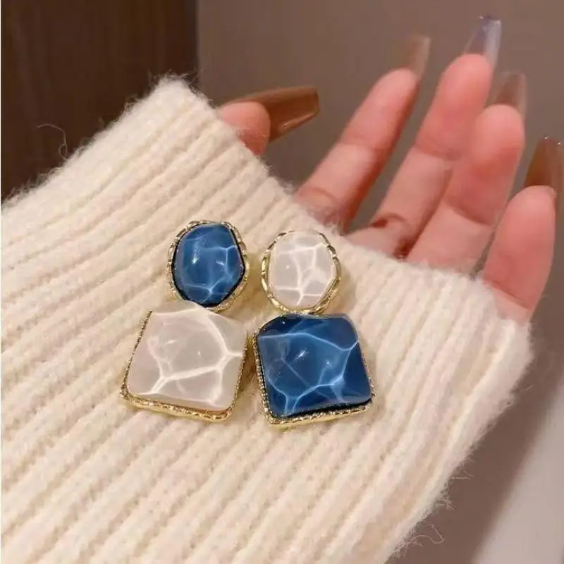 

925 Silver Needle Asymmetry Water Ripple Square Dangle Earrings For Women New Unique Design Light Luxury Earring Fashion Jewelry