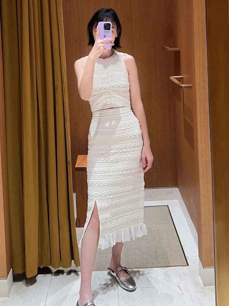 Set atasan dan rok wanita nan you high end, koleksi musim semi 2025, dengan bordir bunga dan detail hollow out, model vest dan rok, elegan nan cantik.