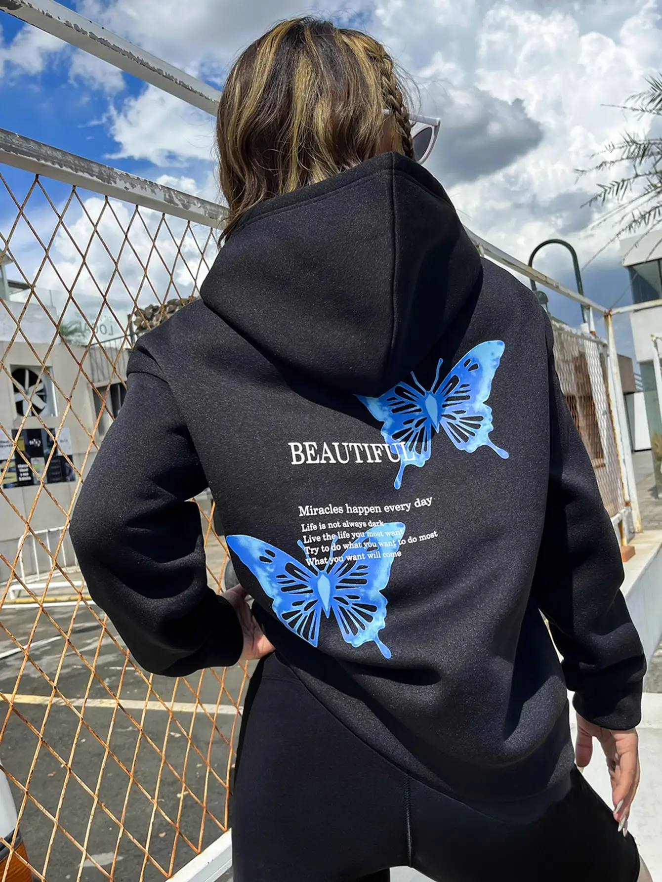 Blue Butterfly Art Letter Slogan Design Women Hoodie Autumn Pocket Hoody Fashion New Streetwear Hip Hop Comfortable Pullovers