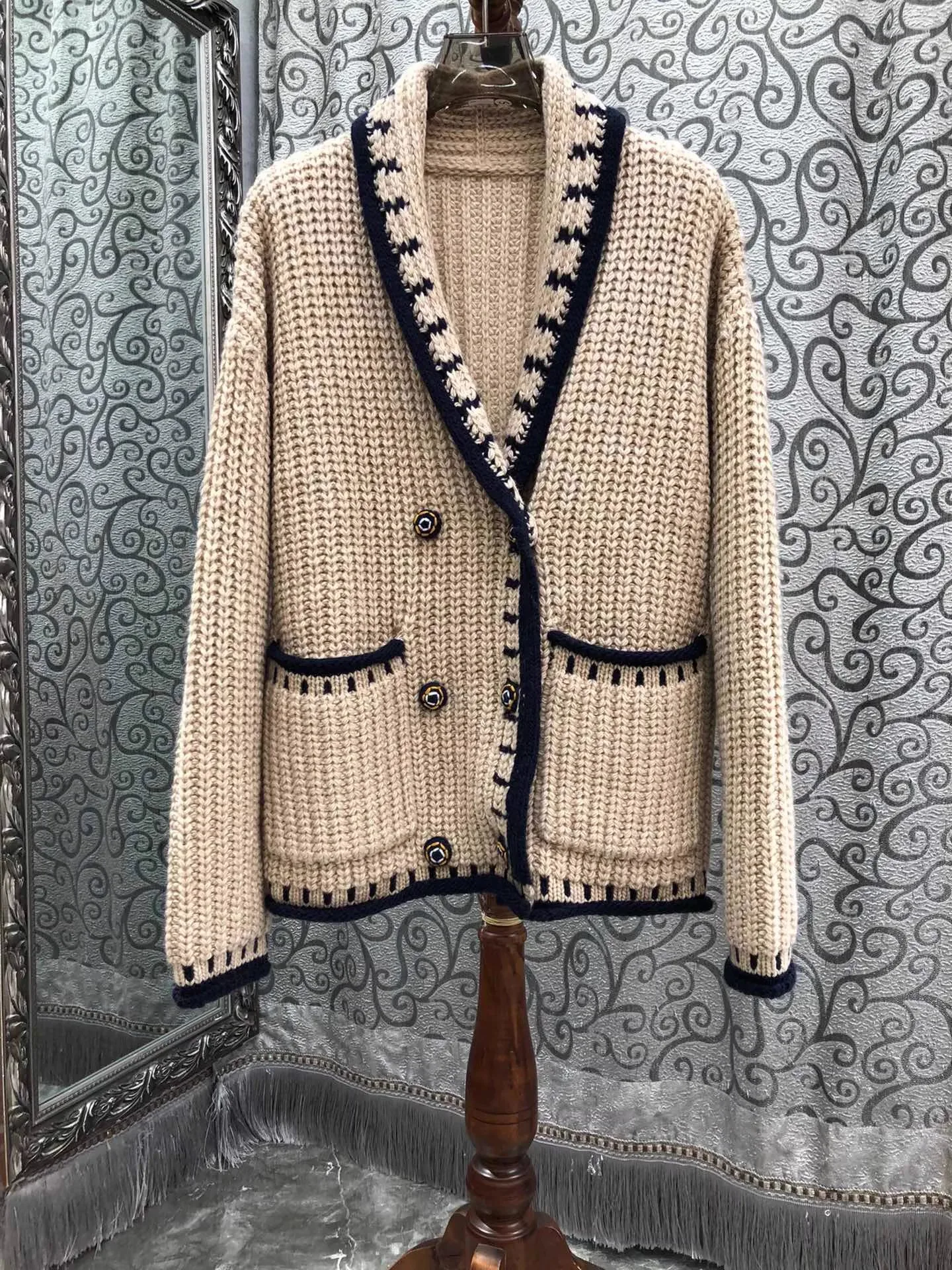 

Новейший модный стильный кардиган 202, осенне-зимний трикотаж, женские вязаные кардиганы цвета с отложным воротником и длинными рукавами цвета хаки