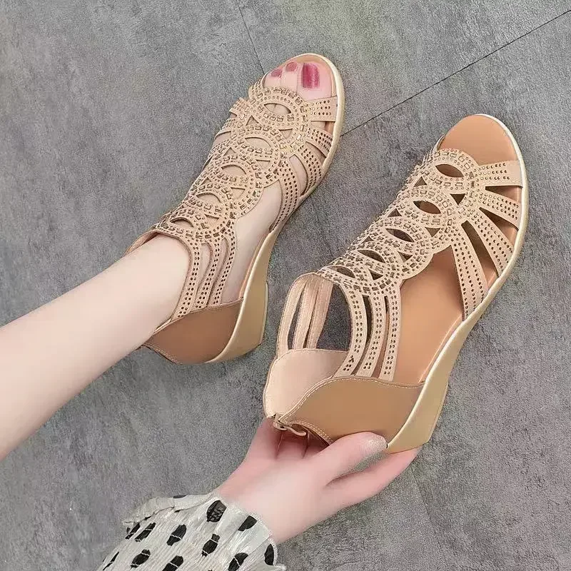 Sandalias romanas de cuero suave para mujer, zapatos de cuña con suela suave, informales, de diseñador, a la moda, novedad de verano, 2023