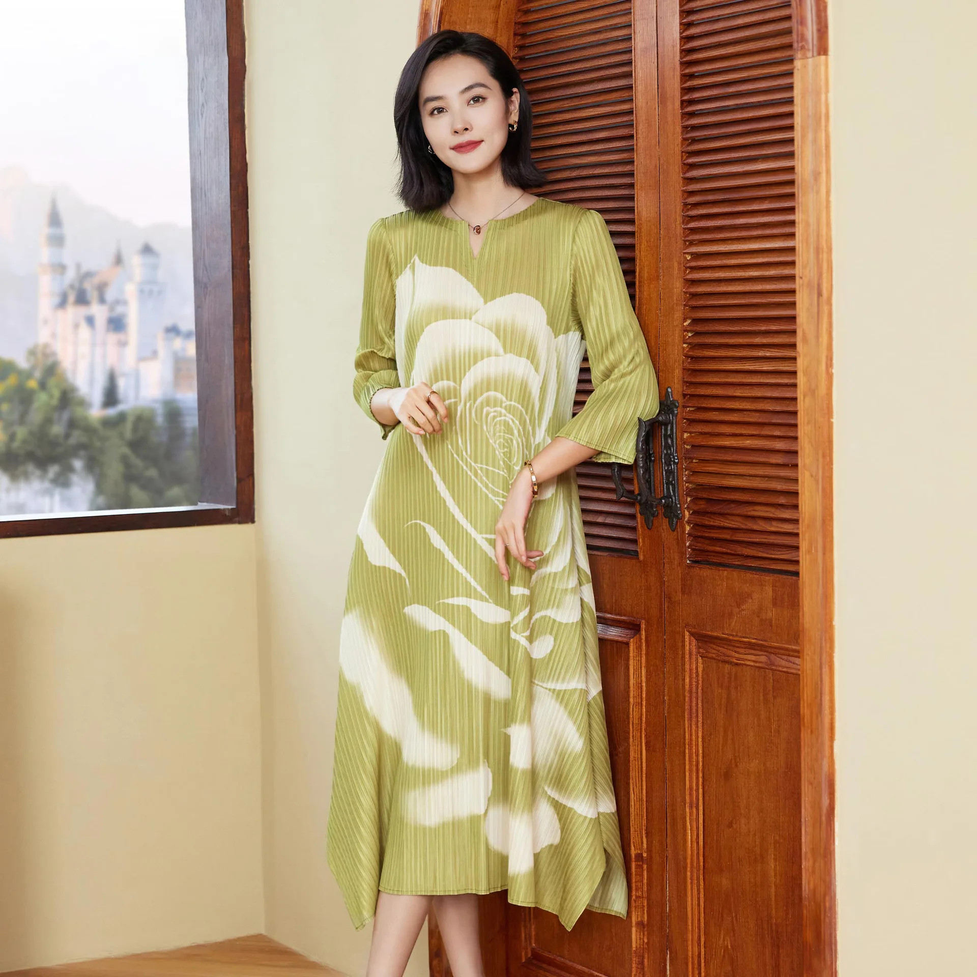 

Miyake/плиссированное платье для женщин, осень 2023, новая мода, цветочный принт, v-образный вырез, с длинными рукавами, свободное, большой размер, средней длины, элегантное платье