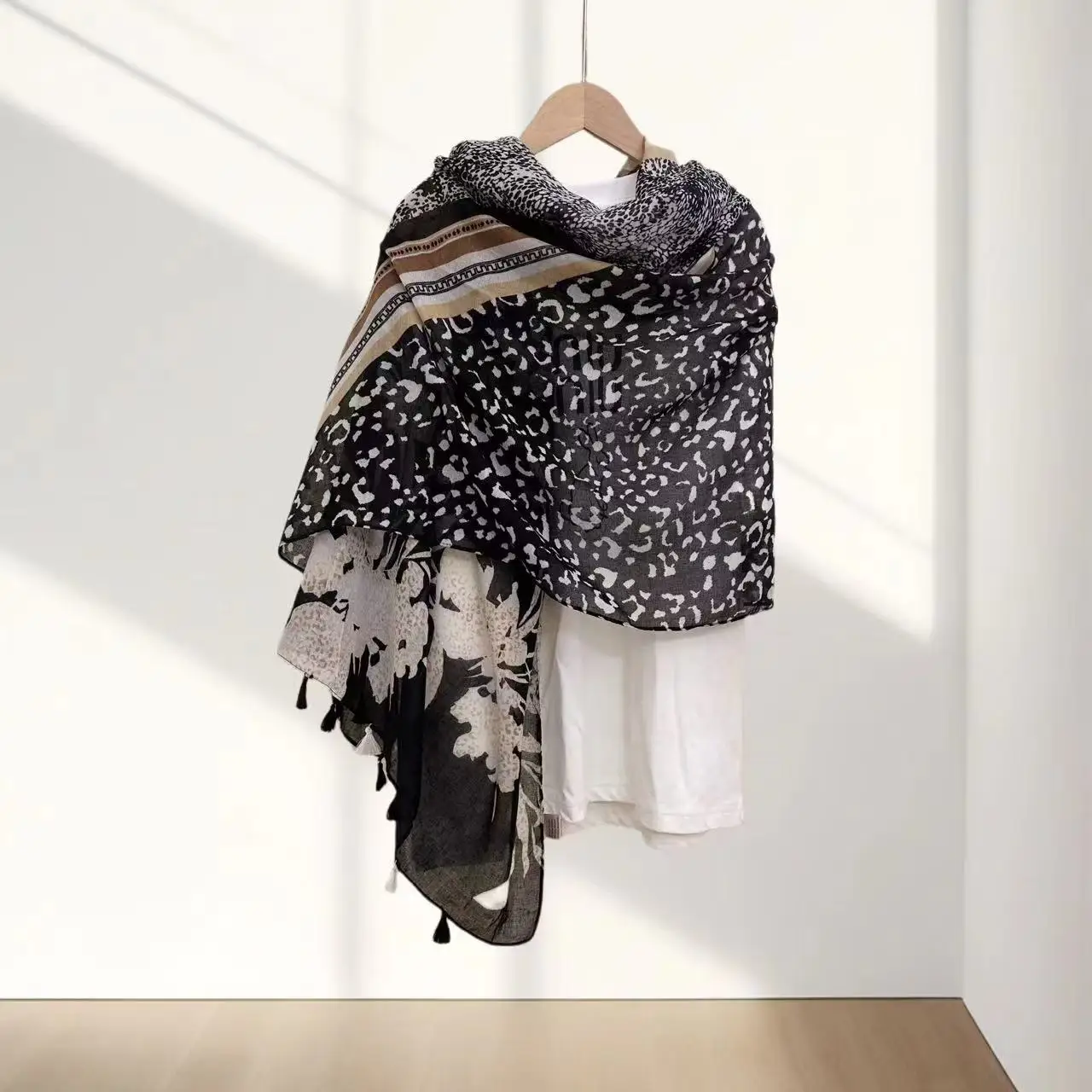 Ethnic Style Cotton‑Linen Printed Scarf Sun‑Protection Shawl for Women Travel Outfit Silk Scarf Seaside Beach Gauze Shawl