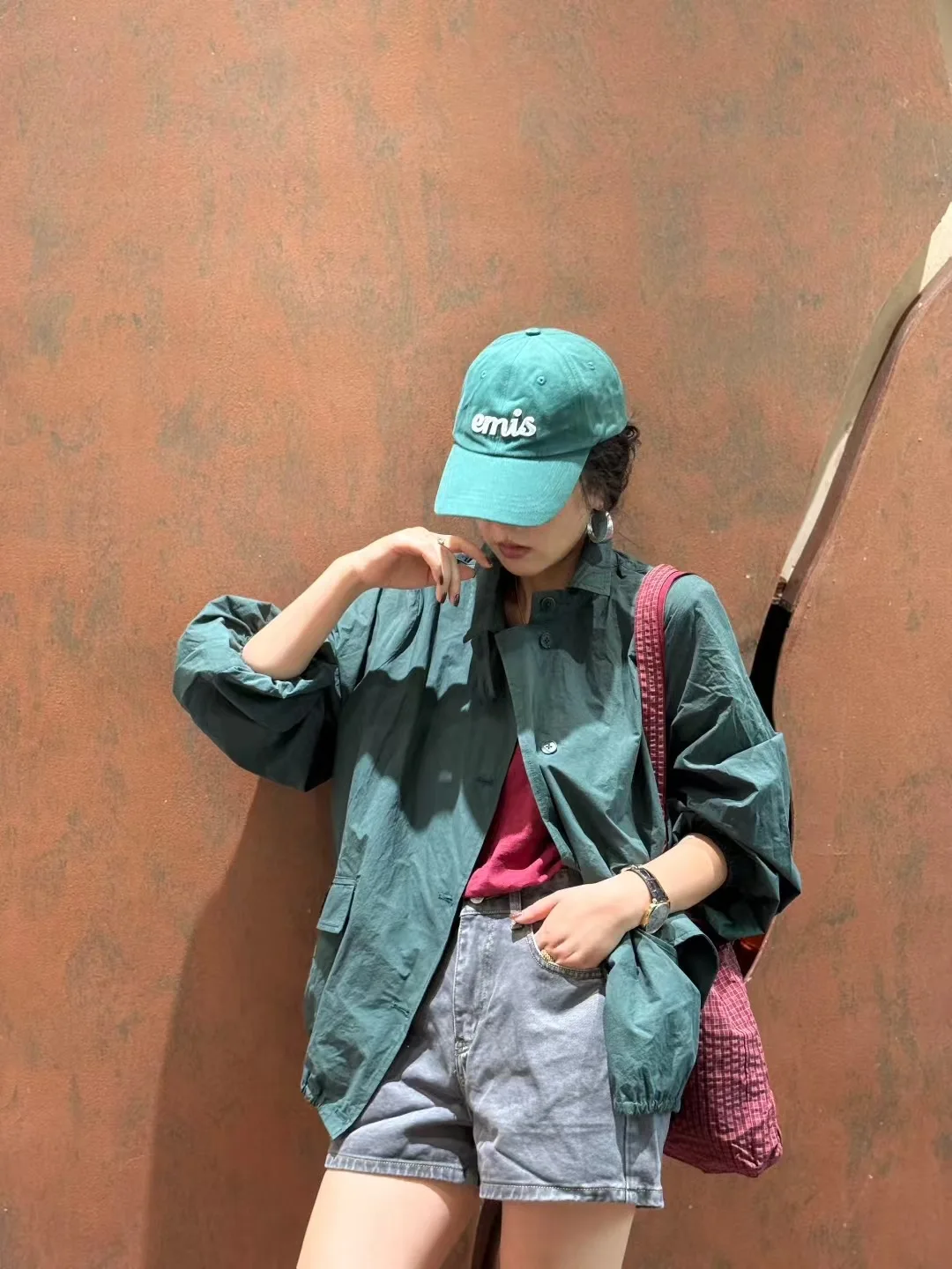 

Новая коллекция 2025: Рабочая хлопковая куртка свободного кроя с длинными рукавами и воротником, с деревянными инициалами, для ранней осени