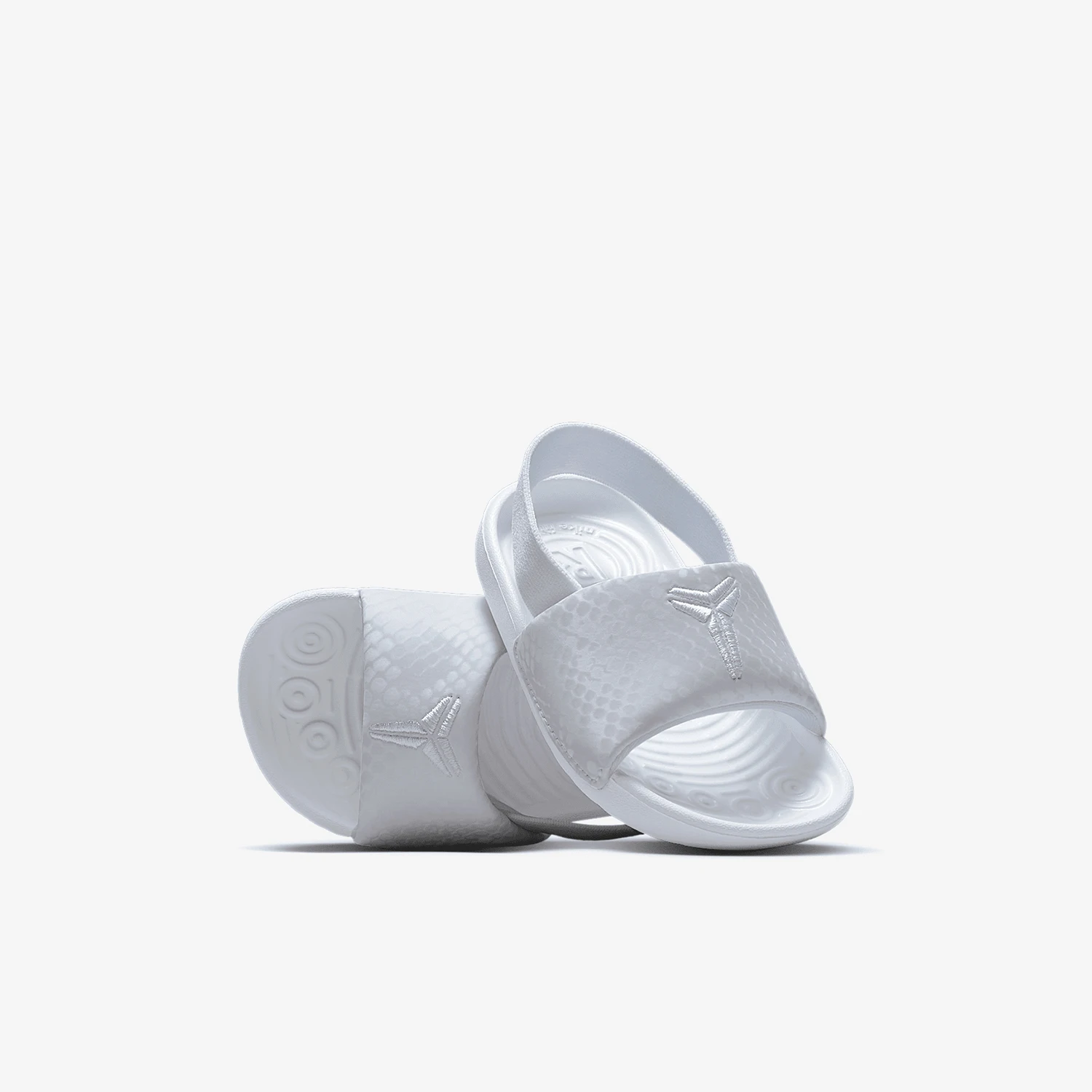 

Легкие и удобные шлепанцы для младенцев Nike Authentic Kobe Kawa IF2876-100