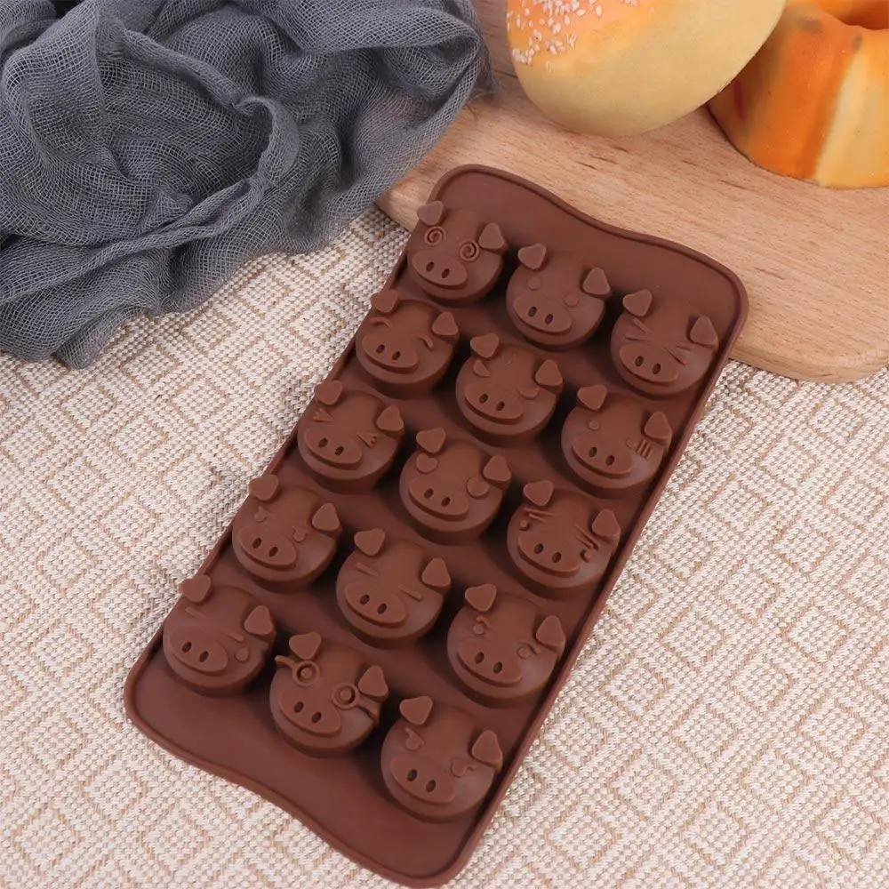 Cute Smile Face Pig Shaped Mini Poop Chocolate Mold 15 Grids Funny Poop Silicone Mold No Stick Personalized Candle Mold Cake