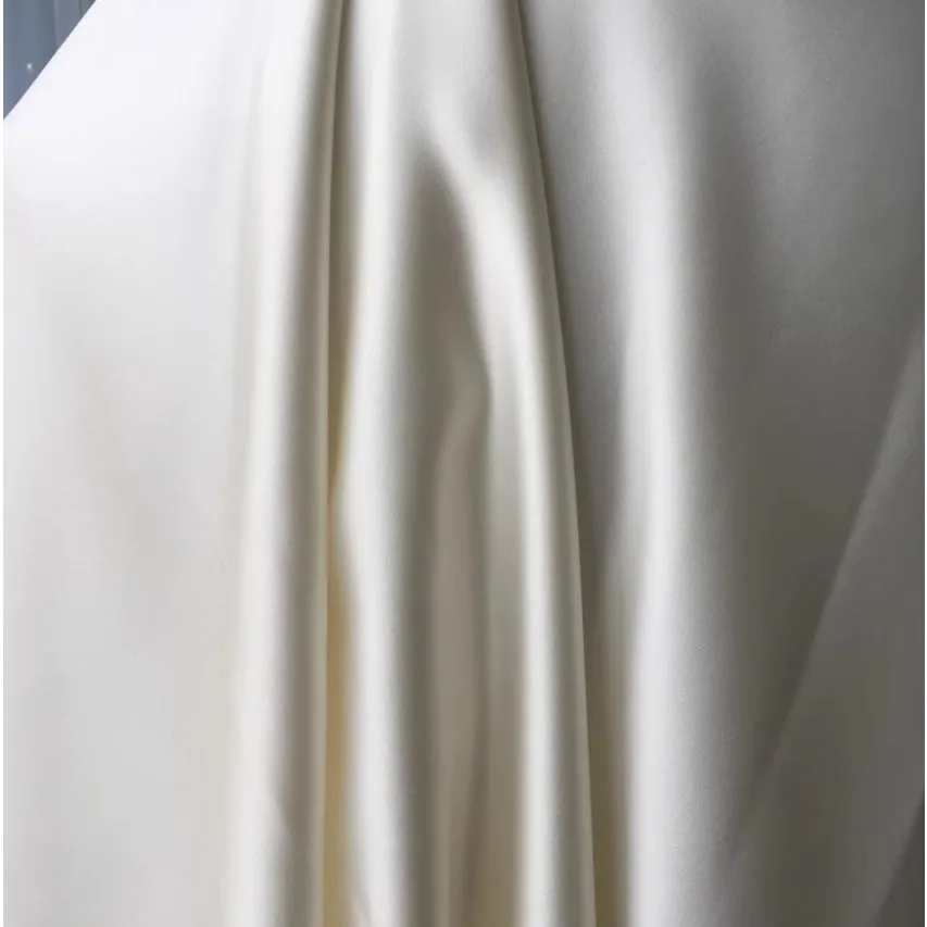 Hochwertiger, weicher, glänzender Satin-Hochzeitskleidstoff, Seidensatin-Stoff zum Nähen und Party-Dekoration RS24043 – Detail 2