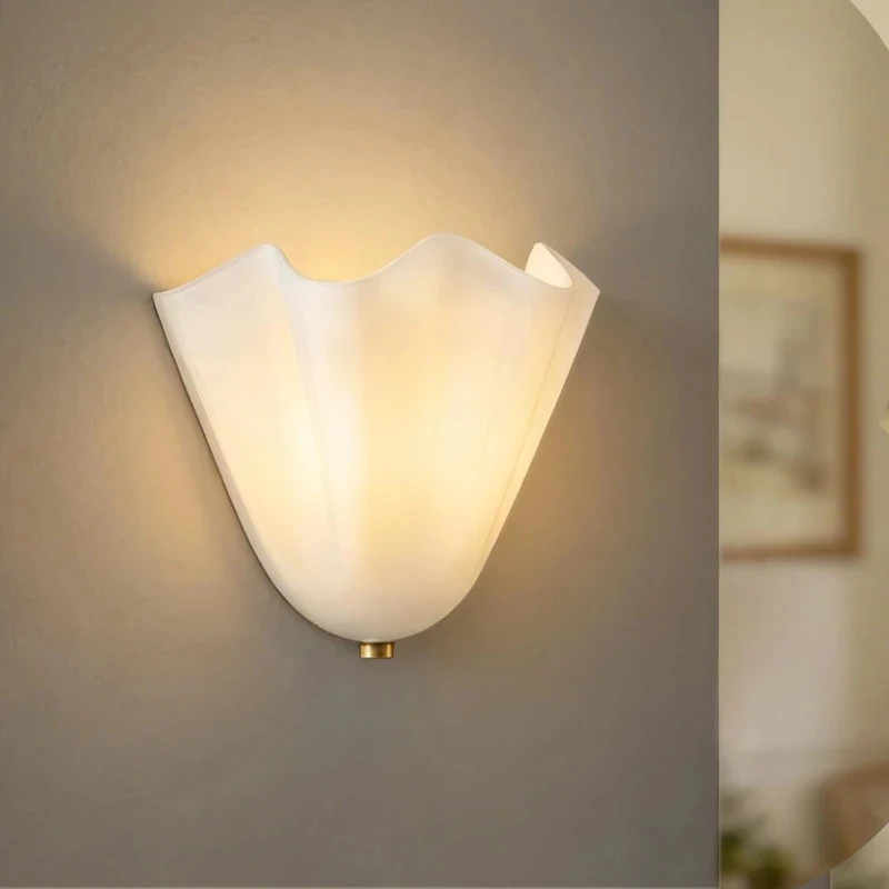 Vintage Petal Flower Glass Wall Sconce Hand Blown Gradient Green Glass Wall Lamp Brass Base LED Wall Light for Bedroom Corridor