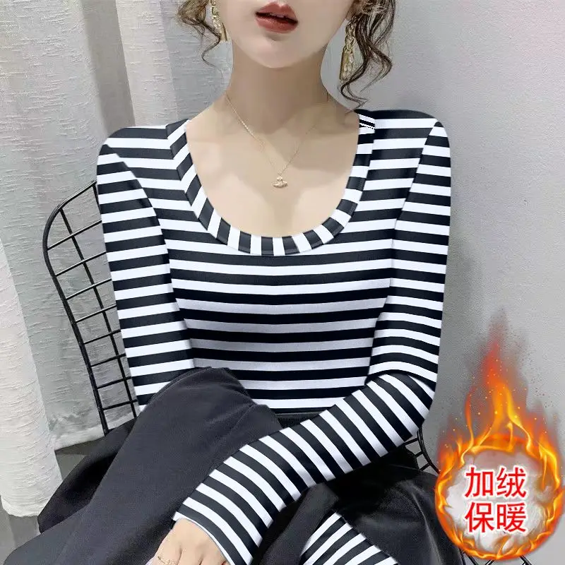 Women's Striped Printed Long Sleeved Shirt with Velvet Base Paired U-neckline Suitable for Autumn Winter Tight Fitting T-shirt