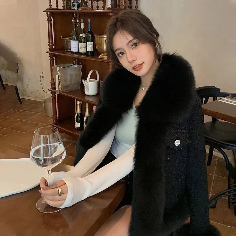 Short Small Fragrance Style Fur Coat for women 2026 Autumn Winter New Spliced Coarse Tweed Environmentally friendly Fox fur Top