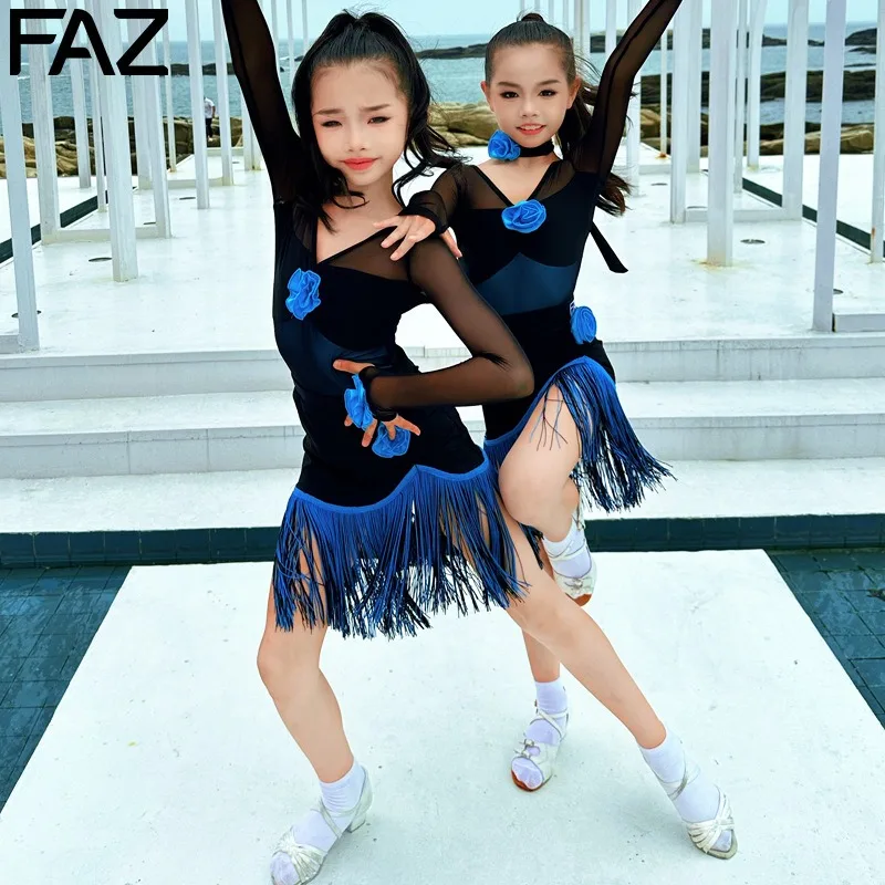 فستان ممارسة بدلة الرقص اللاتينية المخصص للفتيات فستان أداء المنافسة المهنية شبكة سوداء مجموعة شرابة الأزهار الزرقاء