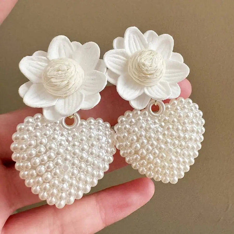 

2PCS White Flower Heart Pearl Earrings For Women Elegant Fashion Jewelry