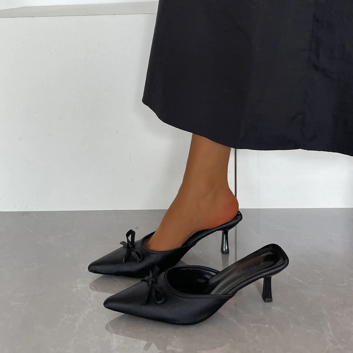 

2026 women's new bow pointed thin heel toe half slippers for women wearing spring and summer temperament sexy slippers