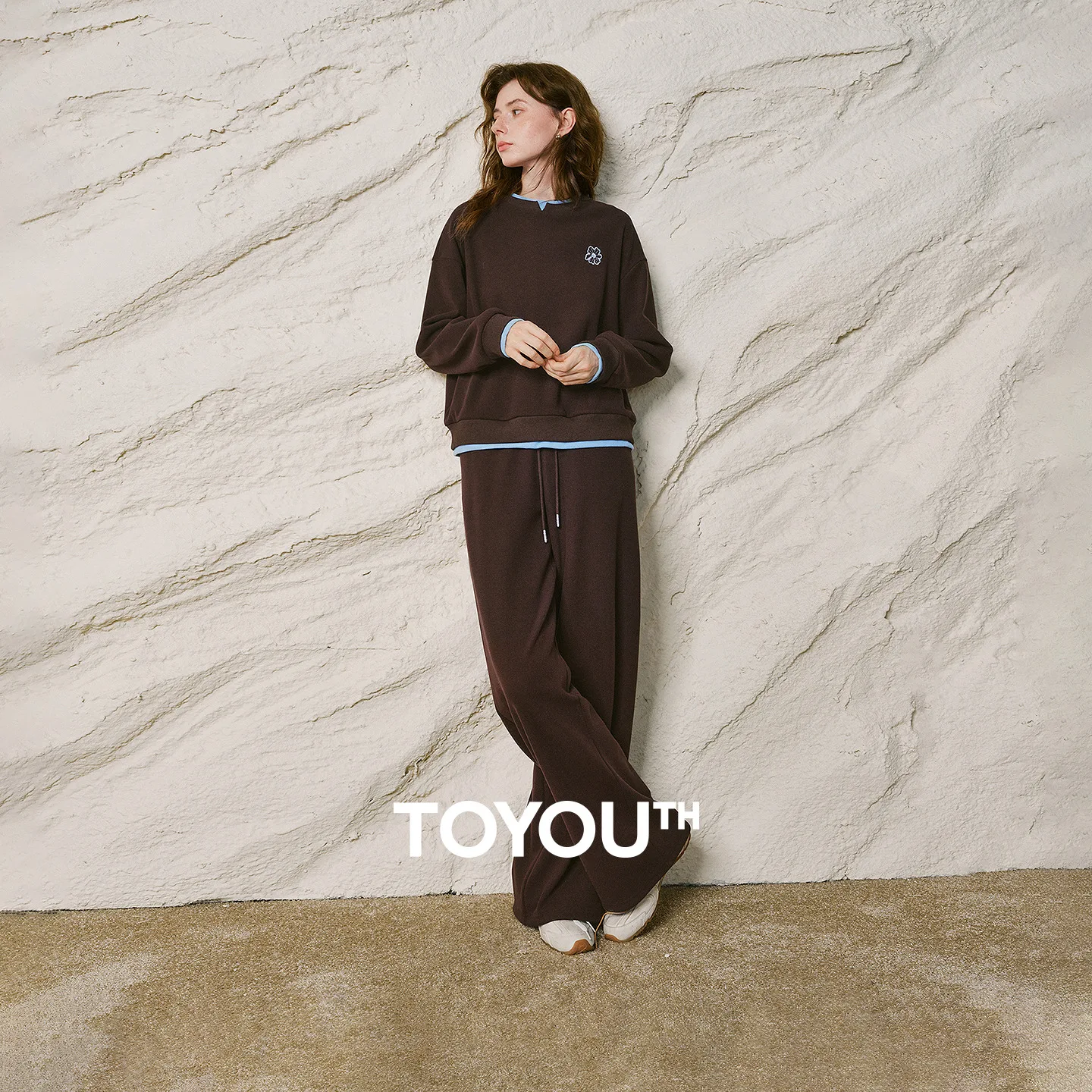 TOYOUTH Women 2 Piece Outfit Set 2026 Winter New Cashmere Feel Fleece Lined Contrast Loose Sweatshirt Wide Leg Casual Pants