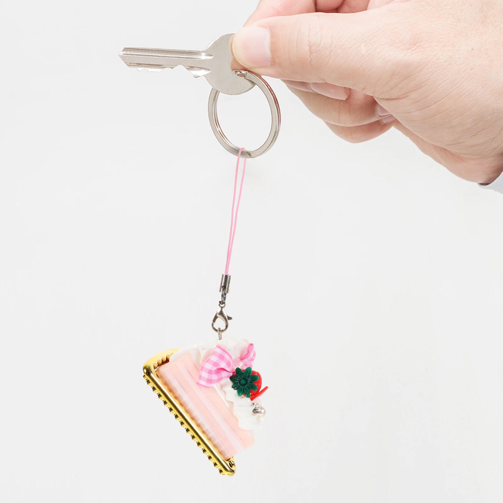 

5pcs Strawberry Cake Key Chain Pvc Lightweight Bright Color Small Key Ring Decorative Funny Keychains For Keys Protection