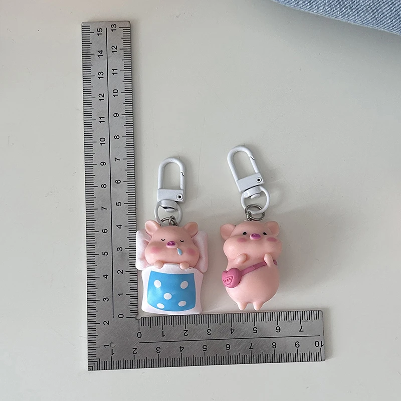 Cute Funny Three-dimensional Piggy Keychain Kawaii Pig Animal Shaped Keyring Bag Mobile Phone Pendant Decoration Accessories