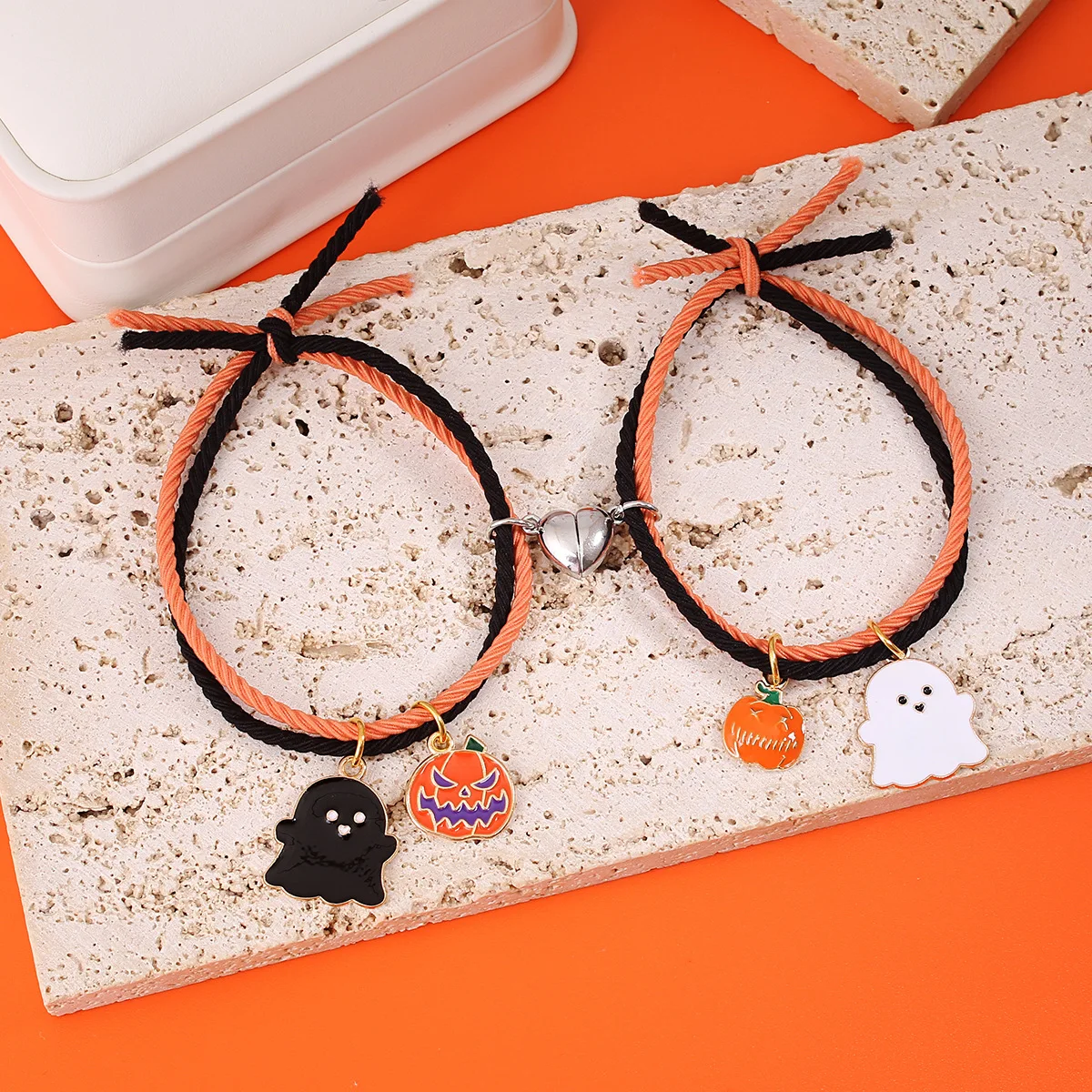 

Women for Men 2pcs Halloween Magnet Couple Bracelet Romantic Matching Ghost Pendant Elastic Cord Bracelet Lover Jewelry Gifts