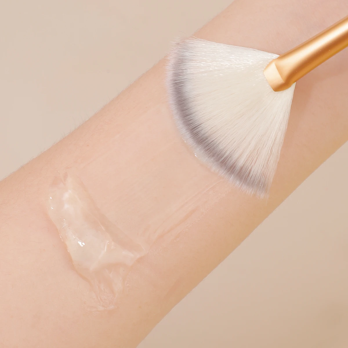 Nuevos cepillos faciales prácticos, brochas de maquillaje con ventilador, brochas suaves y portátiles para máscara, herramientas cosméticas para mujeres y niñas, abalorio de uñas Beaut