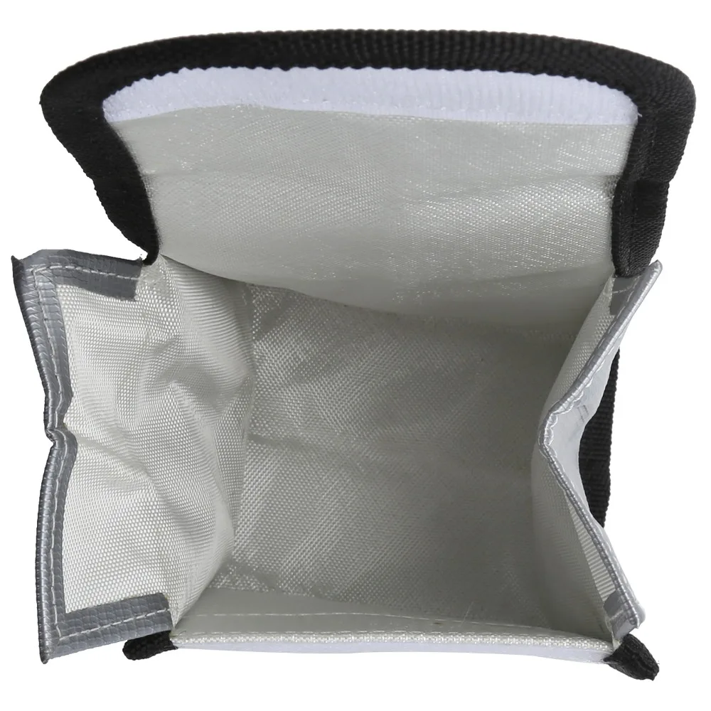 

Silver Gray Fireproof Document Bag PVC + Non-woven Fabric + Fiberglass Cloth 7.5x10.2x15cm Waterproof Fireproof Pouch