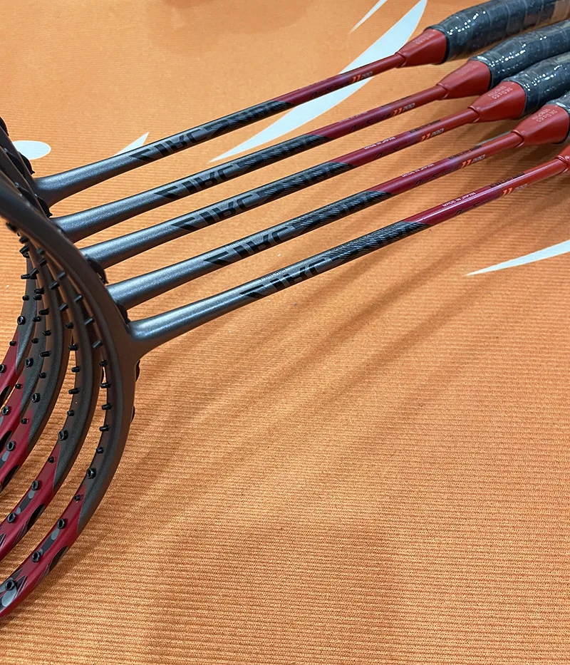 Maximum support 35lbs without Youex 11pro Big racket area Both offensive and defensive type badminton racket