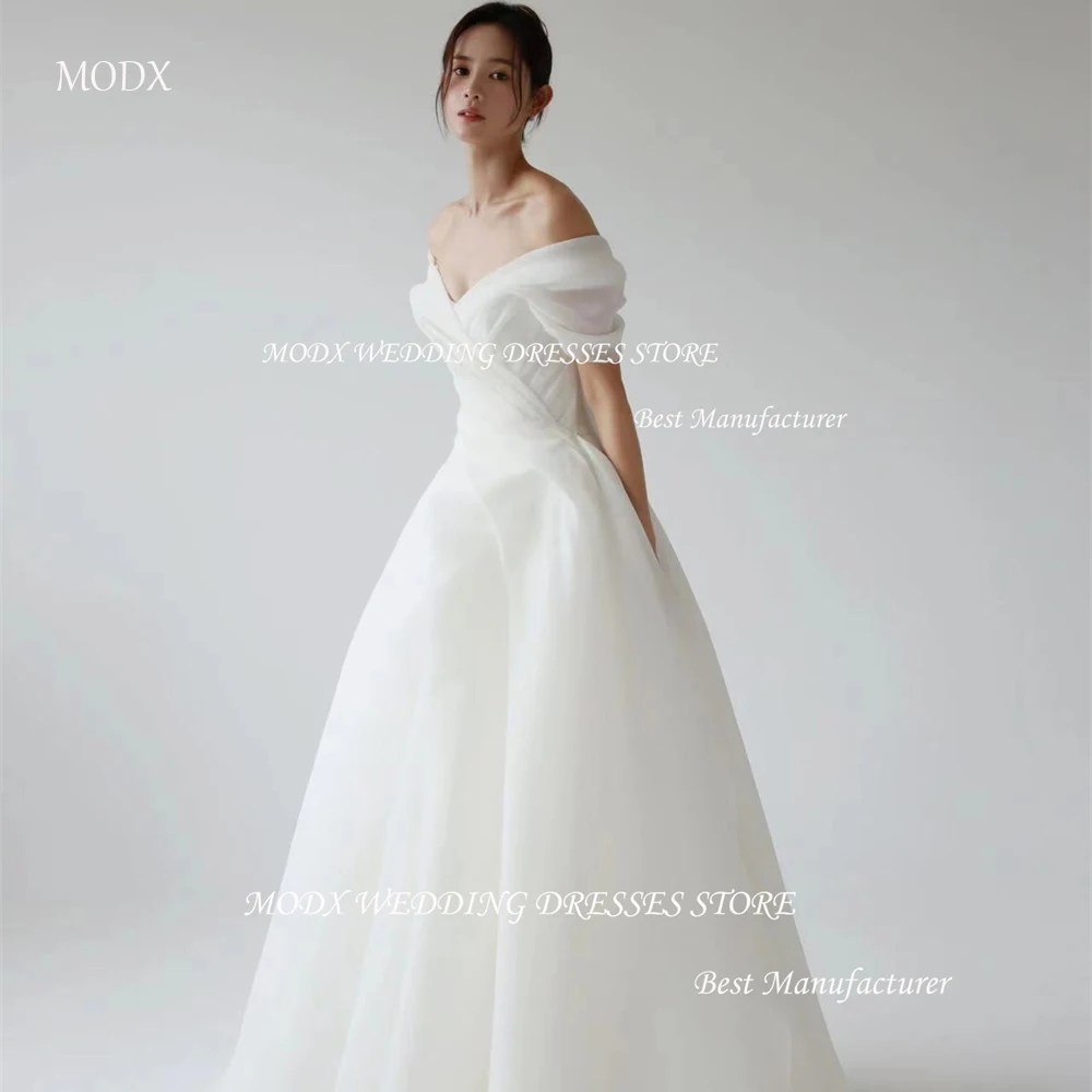 

MODX White Simple V-Neck Tulle Korea Wedding Dresses Photo Shoot A Line Off the Shoulder Pleat Lace Up Bridal Gown Customized