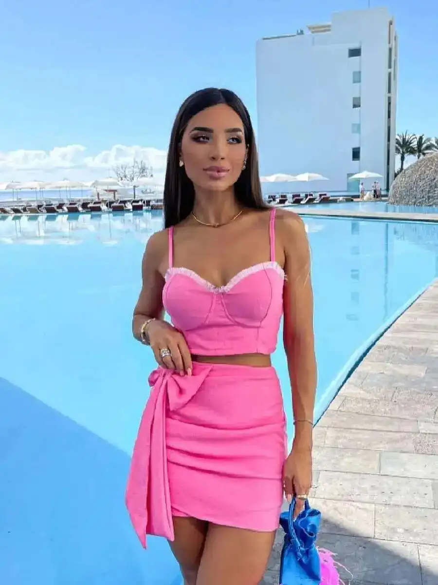 Sexy V-ausschnitt Frauen Zwei Stück Cut Out Mini Rock Anzug Rosa Hohe Taille Patchwork Urlaub Casual Weibliche Sommer