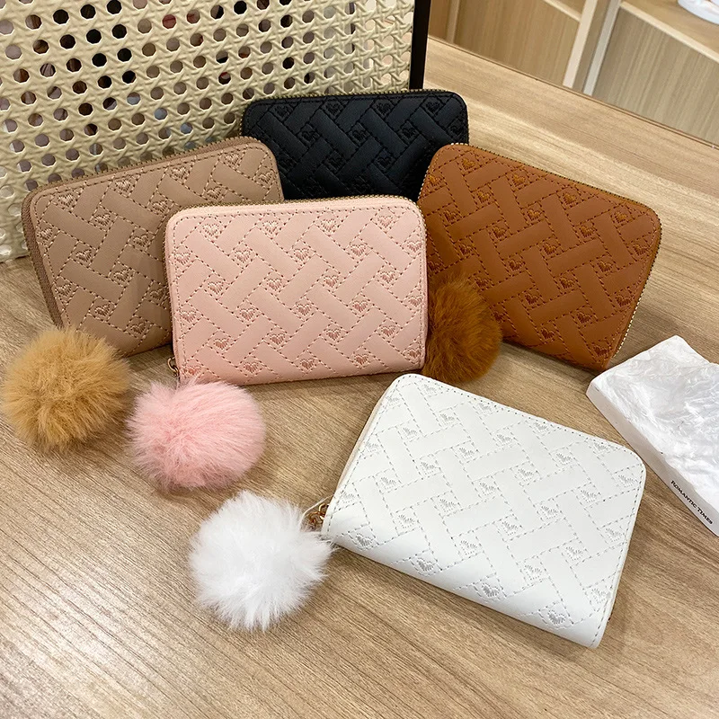 

Women's Summer New Short Fresh Sweet Handbag with Pom-Pom and Heart Wallet
