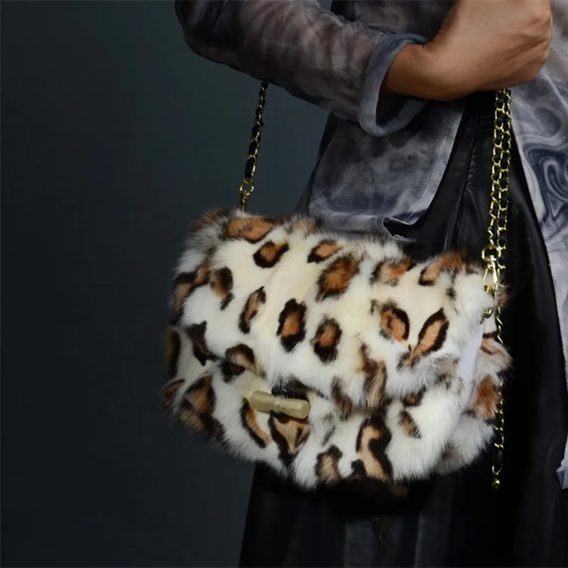 2023 Autumn Fashion New Fox Fur Shoulder Bag Natural Luxury Real Fur Senior Designer Ladies Elegant Clutch Bag Large capacity