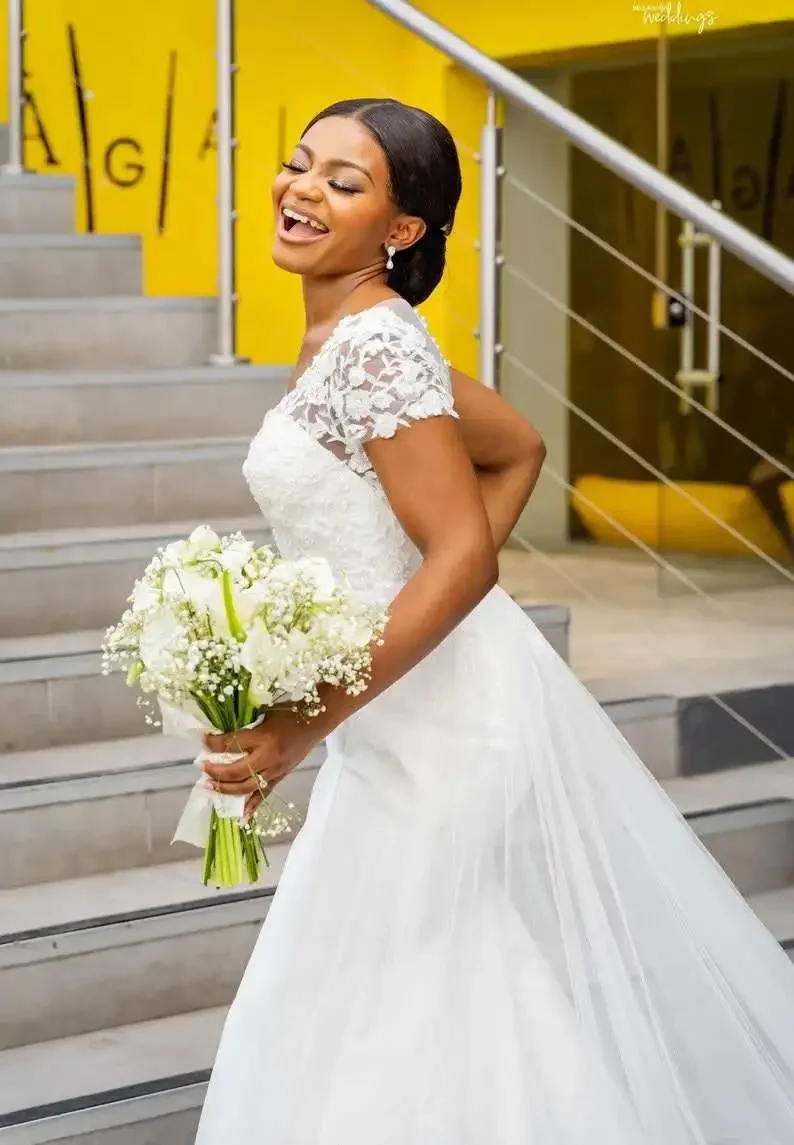 Vestido De novia De sirena De manga corta con cuello en V De belleza personalizado, Vestido De novia con botones De encaje en la espalda