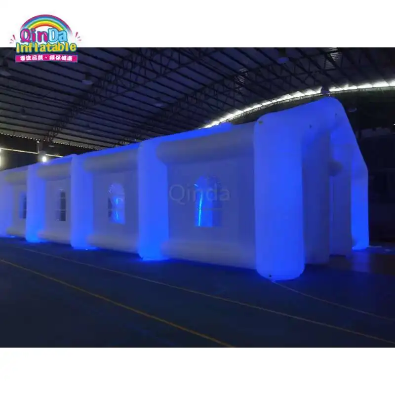 Aangepaste 200 vierkante meter opblaasbare feesttent met LED-verlichting