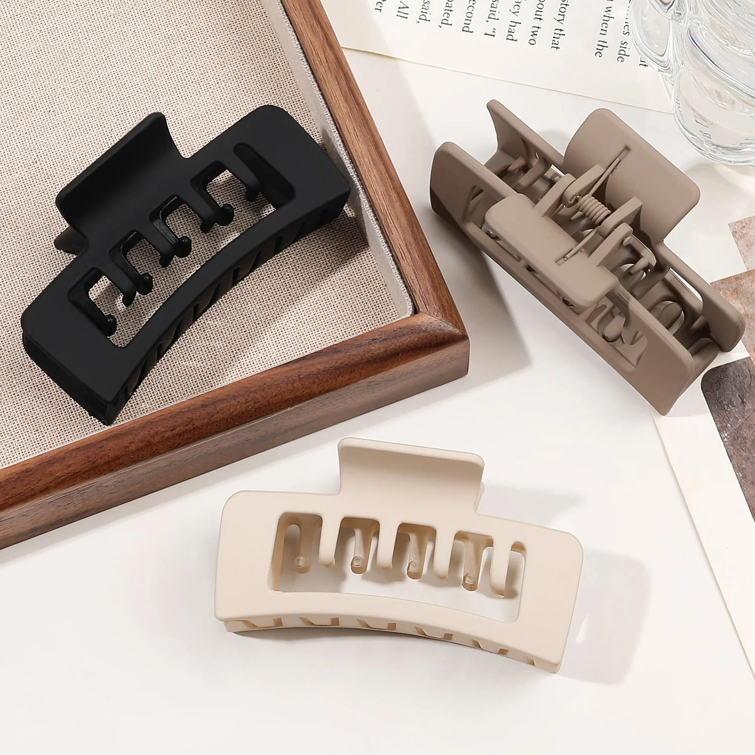 2024 Korean Fashion Double Layer Large Hair Claw Solid Acrylic Hairpin Barrette Hair Clips Crab Headwear Women Hair Accessories