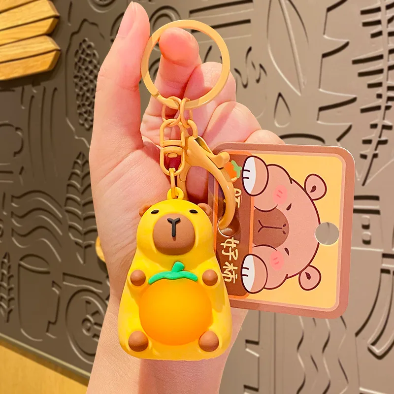 Kreatif bercahaya Capybara gantungan kunci simulasi Capibara Anime pencahayaan dalam gelap mainan Kawaii boneka Mini lucu gantungan kunci