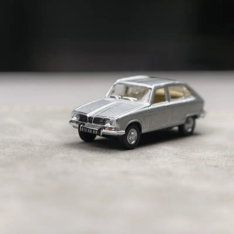 

Модель автомобиля из литого металла NOREV 1/87, Renault 16, серебристый, 1966 год