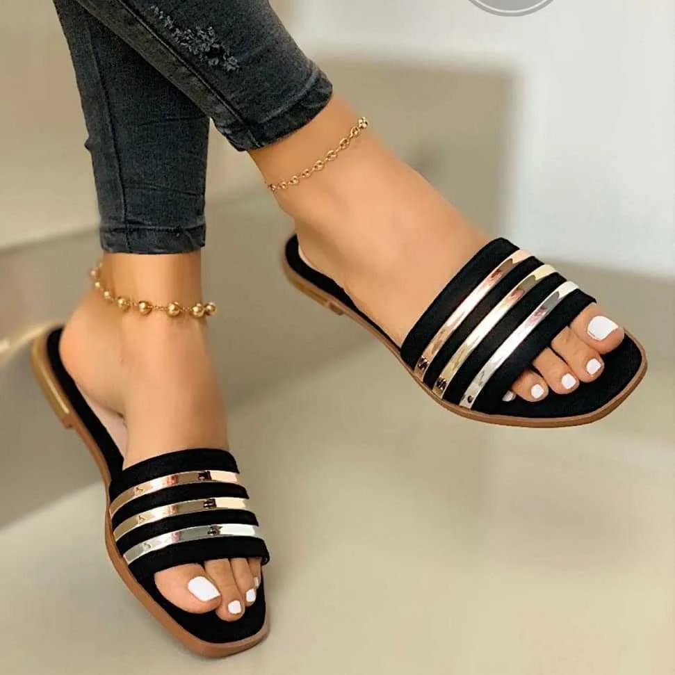 

Women's Slippers 2026 New Metal Stripe Design Flat Slippers Summer Fashion Non-slip Outdoor Leisure Slippers Plus Size
