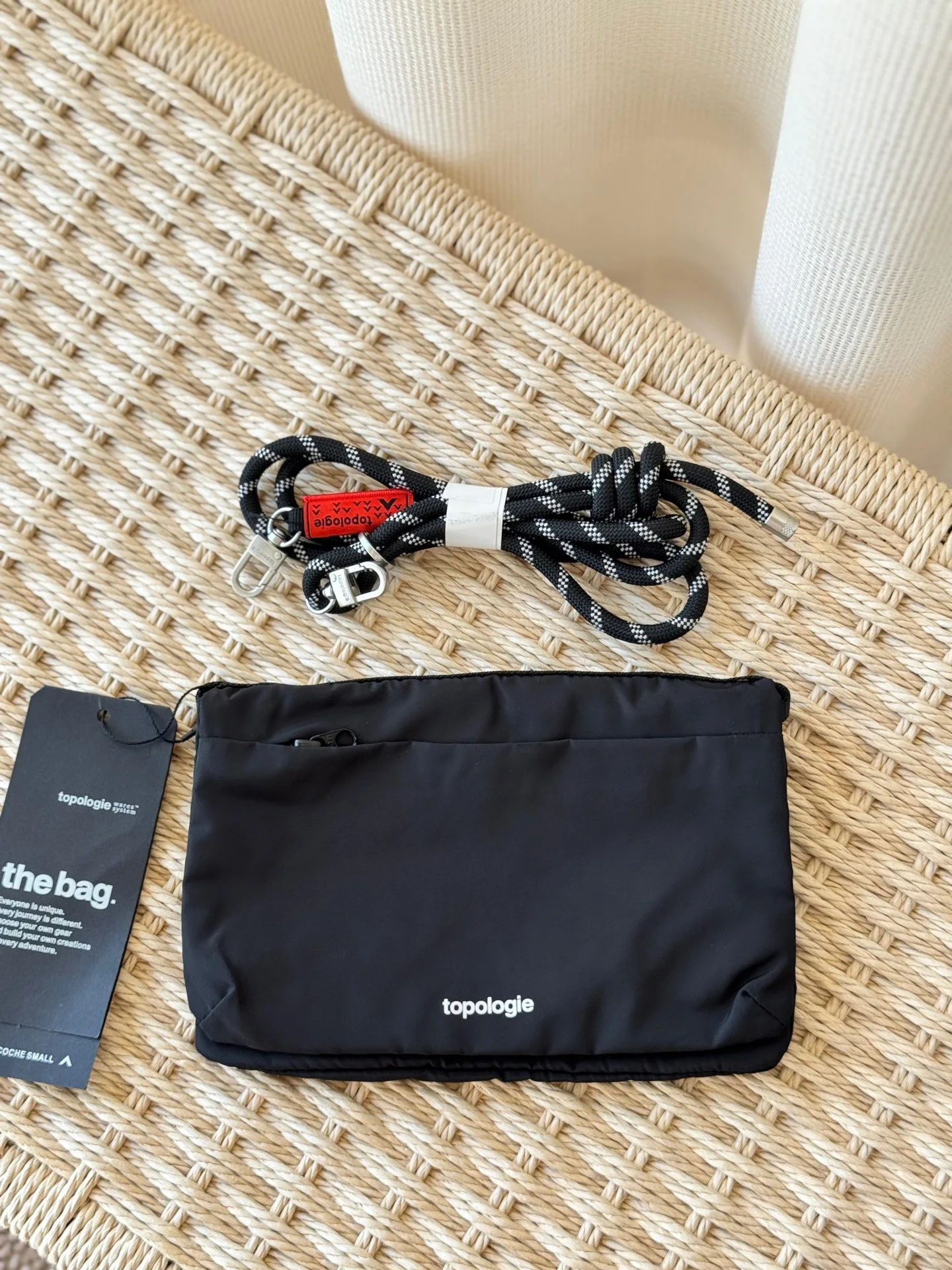 

TOG Folding Crossbody Bag Men's and Women's Casual Portable Backpack Sports Commuter Small Shoulder Bag Waterproof Outdoor