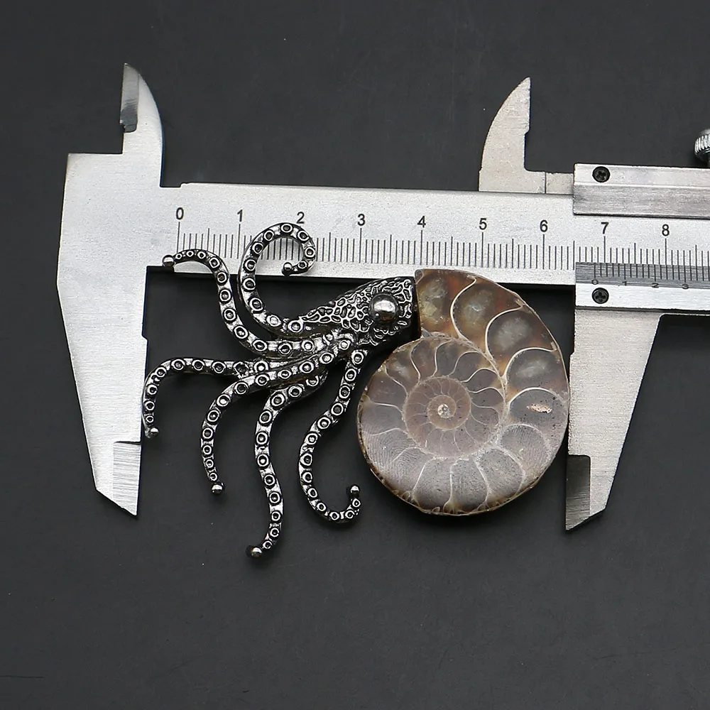 

Octopus Shape Natural Shell Pendant Marine Life Shape Personalized Printed Electroplated Brooch DIY Trendy Jewelry Accessory 1pc