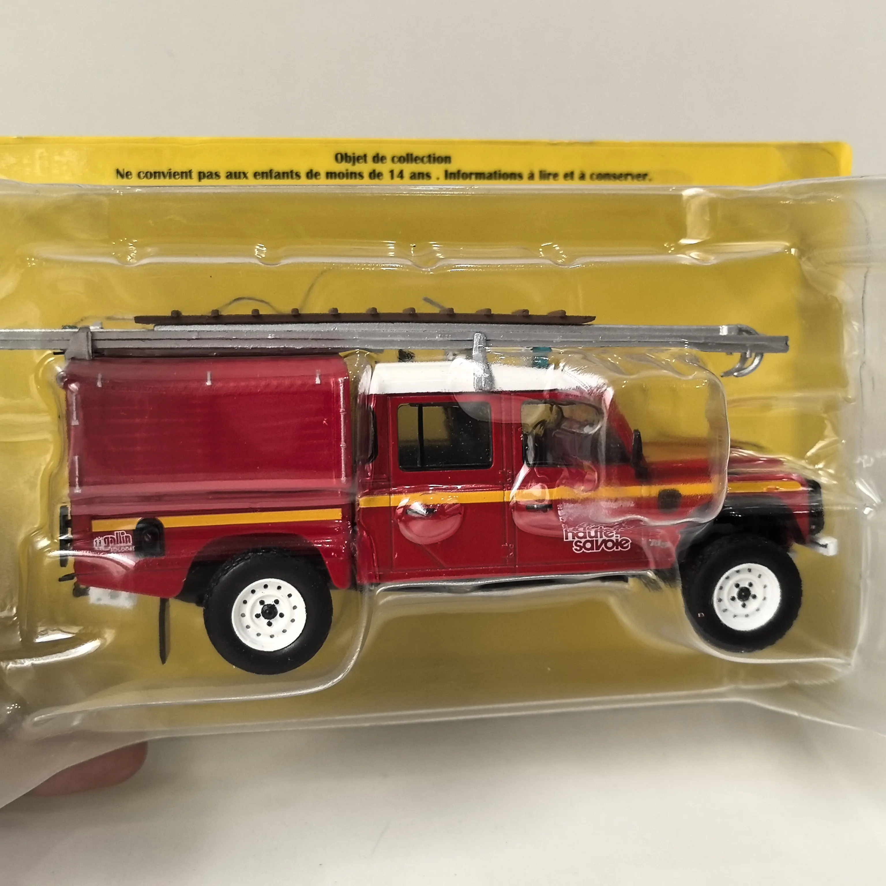Diecast IXO 1:43 Scale LAND ROVER 130 Fire Engine Alloy Car Model