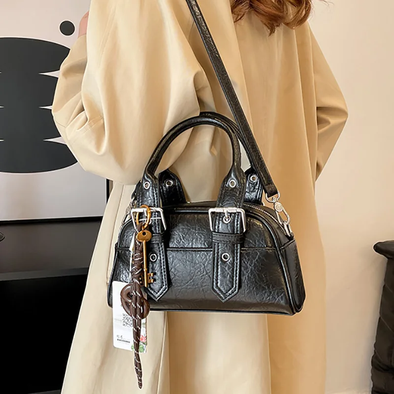 新しいレトロなファッショナブルな女性のハンドバッグカジュアルワンショルダーメッセンジャーバッグソフトPUレザーバックルショルダーバッグカジュアルクロスボディバッグ