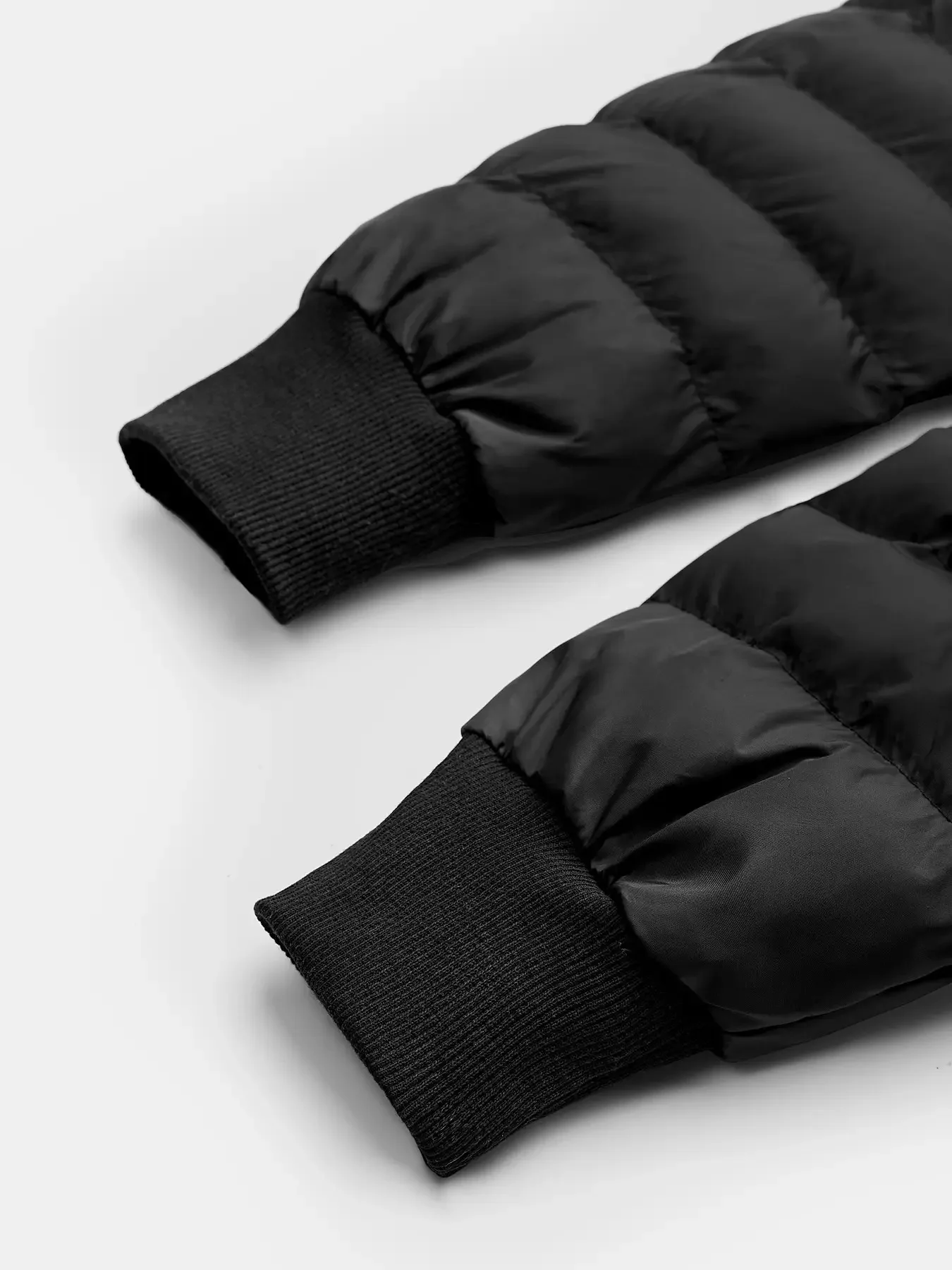 سترة قطنية متوسطة الطول مع سترة قطنية فضفاضة عازلة بغطاء للرأس من القطيفة وسترة مائة برجية