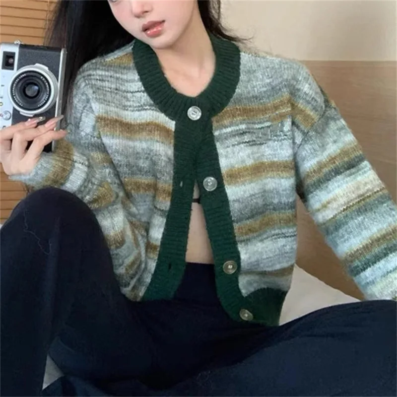 

Women'S Striped Cardigan Knitted Sweater Gradient Harajuku Korean Vintage Long Sleeves O-Neck Jumper Sweaters 2000S Clothes