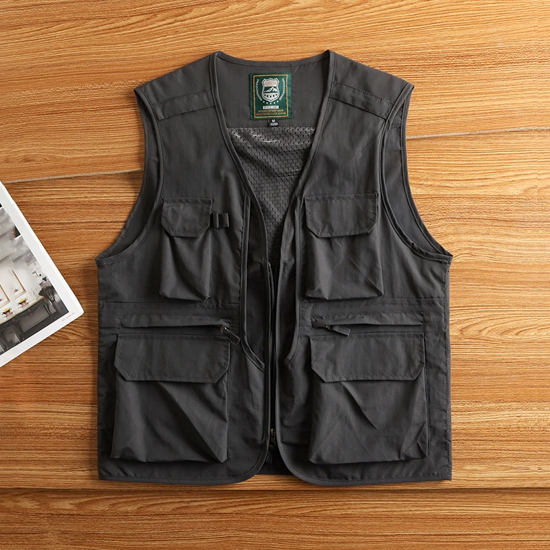 Good quality 2024 autumn outdoor casual vest men spring and autumn good-looking multi-pocket vest work tactical vest coat