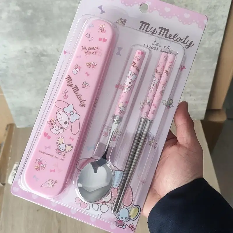 سانريو كورومي ماي ميلودي بوشاكو أدوات المائدة زخرفة ضرب المنتج منتج جديد لطيف الكرتون المحمولة طالب الوافد الجديد لطيف الحرم الجامعي