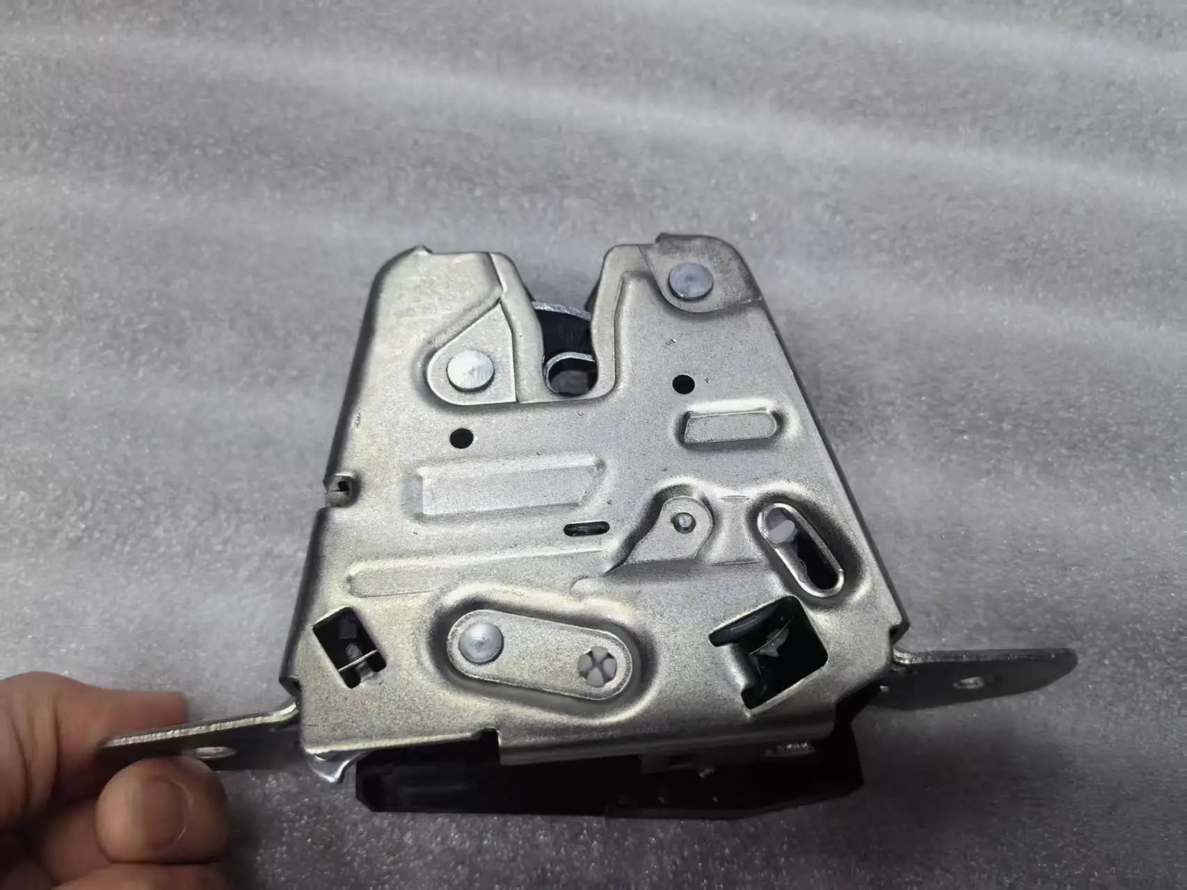 Car Tailgate Trunk Boot Lock Catch for Porsche Panamera 2017 2018 2019 2020 2021 971827447A
