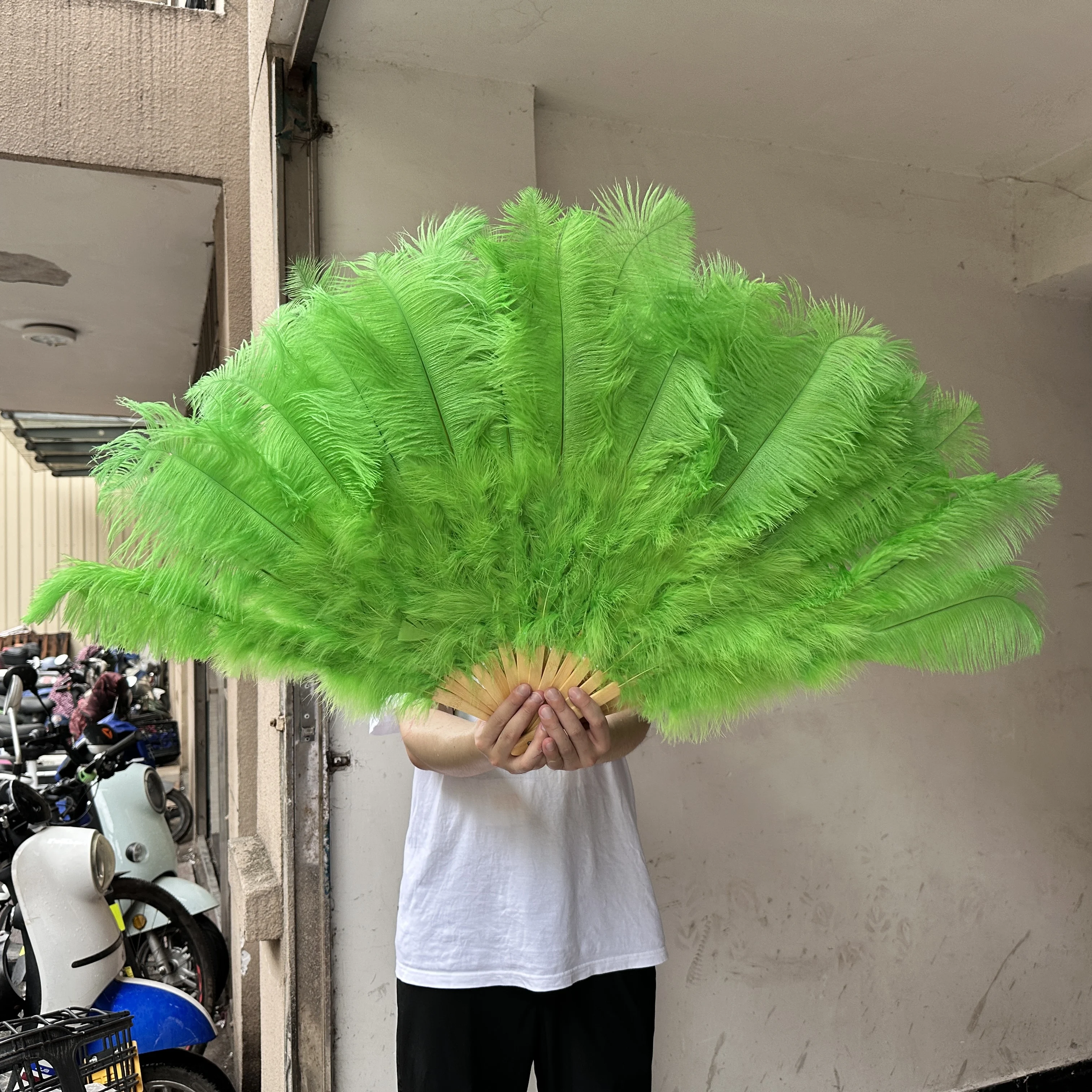 Fashionable Fluffy Feather Fan 100CM/130CM Apple Green Ostrich Plumes Fan for Carnival Stage Performance Props Dance Accessories