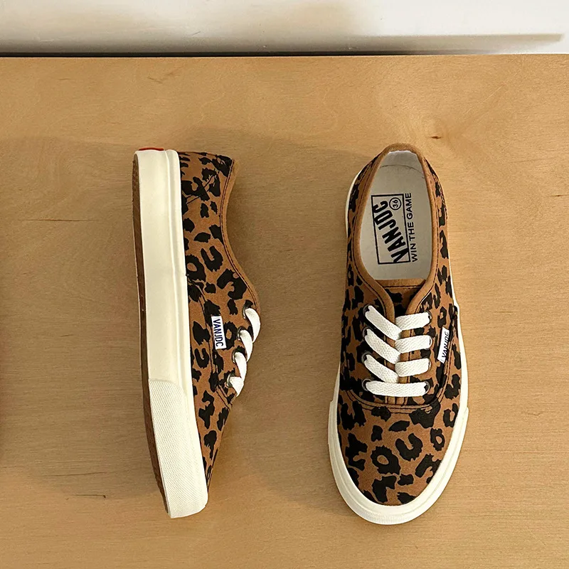 Leopard Canvas Shoes Men's and Women's Models Summer New Korean Students Board Shoes Street Shooting Running Casual Shoes Tide - Image 6
