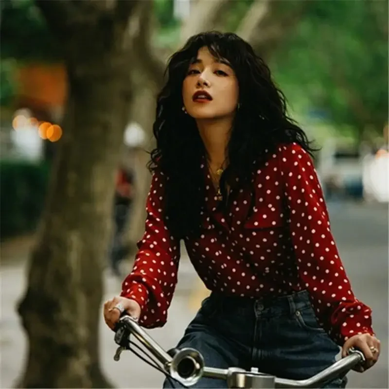 

Красная рубашка в горошек с v-образным вырезом для женщин весной и осенью, новый стиль, рубашка в горошек с длинными рукавами в горошек в стиле ретро XQ443